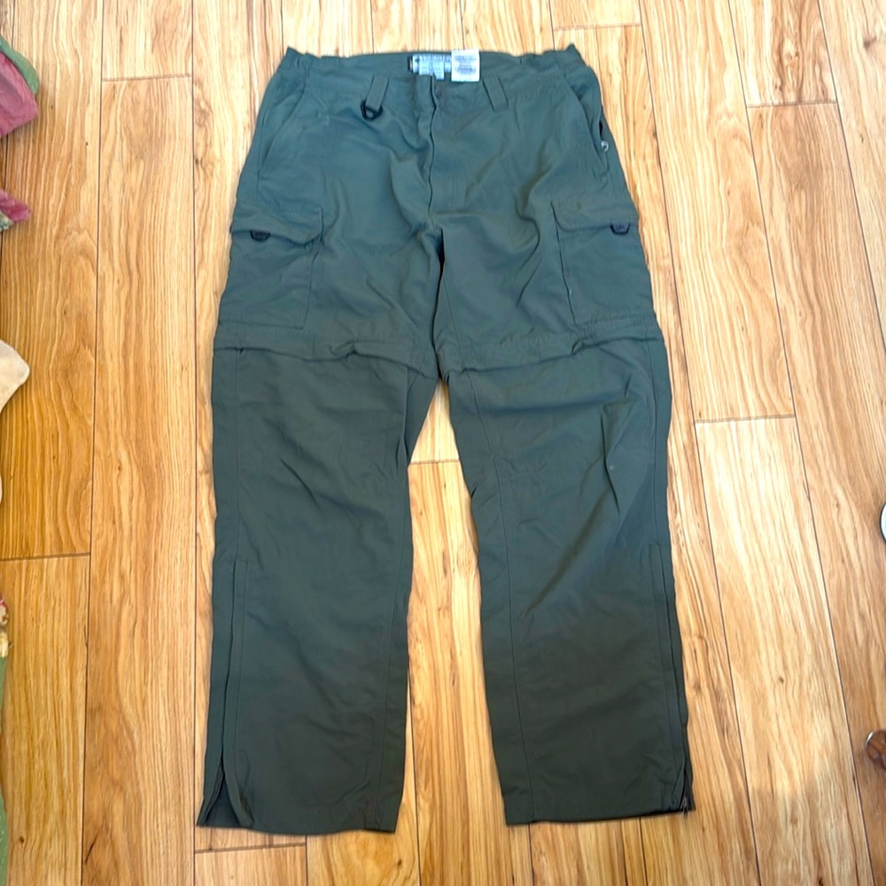 Columbia Large convertible zip off legs pants